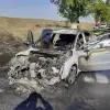 Foto FOTO&VIDEO. Un autoturism a ars aproape complet, în trafic, la intrare în Vlădila