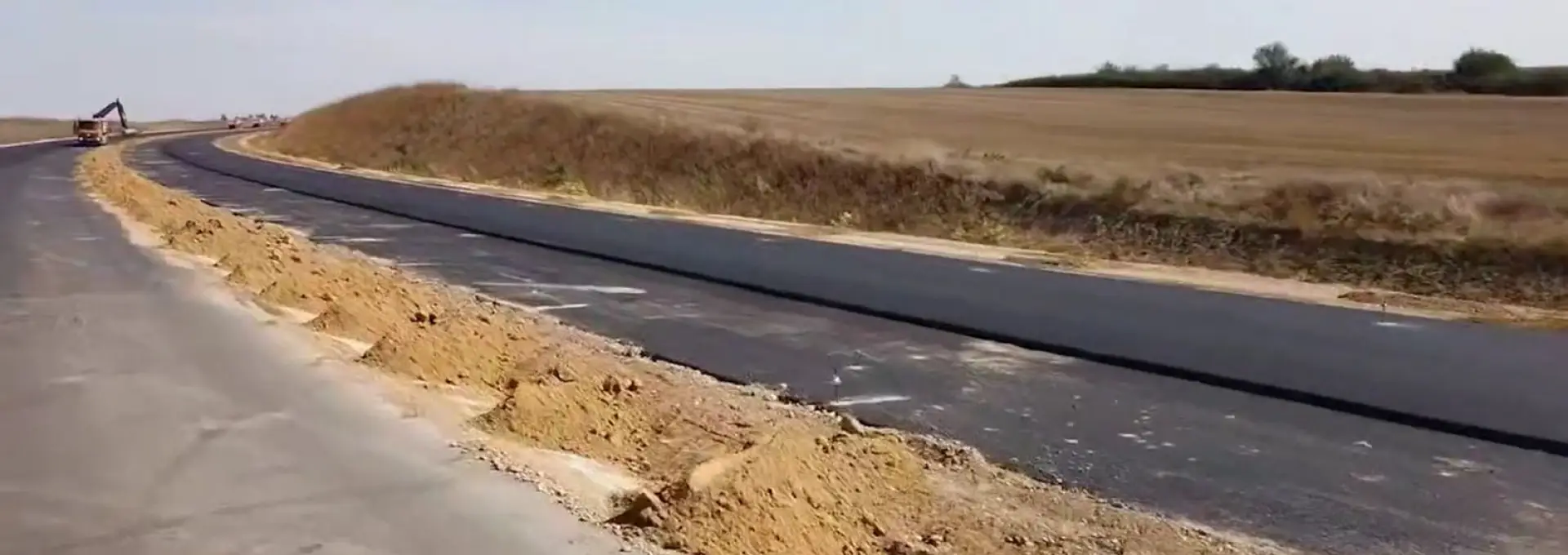 Foto VIDEO. Tronsonul 3 al Drumului Expres Craiova-Piteşti, stadiu de realizare de peste 80%