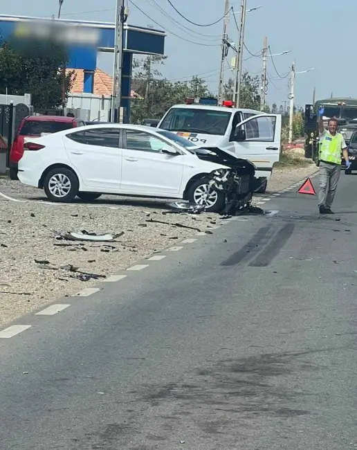 Foto FOTO. Accident cu două maşini implicate, la Găneasa