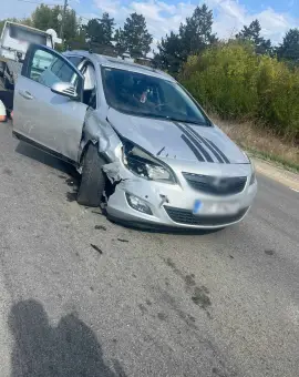 Foto FOTO. Accident cu două maşini implicate, la Găneasa