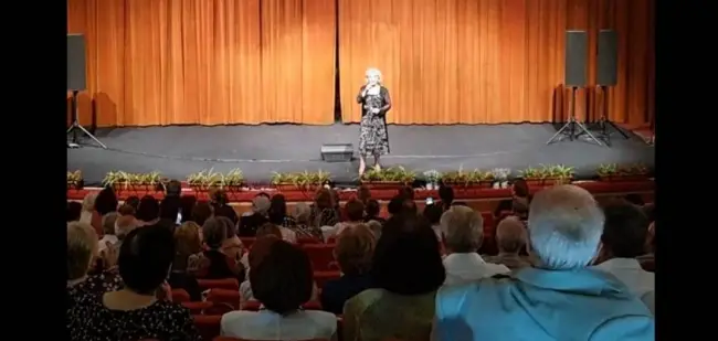 Foto Spectacol pentru seniori, oferit de Primăria Slatina şi CJ Olt (FOTO)