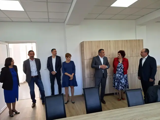 Foto Primăria Slatina a inaugurat Liceul Tehnologic „Petre S. Aurelian”, reabilitat cu fonduri europene (FOTO)