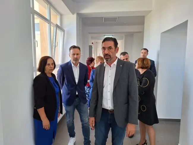 Foto Primăria Slatina a inaugurat Liceul Tehnologic „Petre S. Aurelian”, reabilitat cu fonduri europene (FOTO)