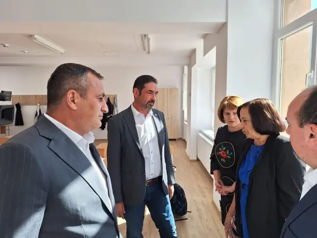 Foto Primăria Slatina a inaugurat Liceul Tehnologic „Petre S. Aurelian”, reabilitat cu fonduri europene (FOTO)