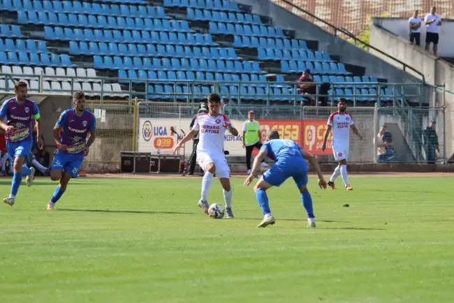 Foto FOTO. CSM Slatina pierde cu Buzău, la capătul unei partide cu multe ratări, inclusiv un penalty. Oprescu: „Nu meritam să pierdem”