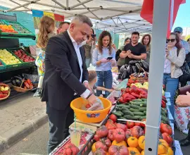 Foto Ministrul Agriculturii, anunţ la Slatina: Toți banii pentru instalarea tinerilor fermieri - aproape 170 de milioane de euro - vor merge direct către legumicultori