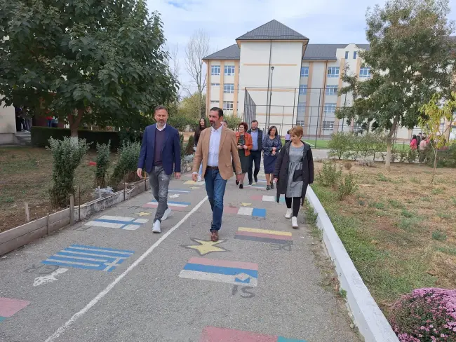Foto Sală de sport şi teren sintetic moderne, la Liceul „Petre S. Aurelian” Slatina. Emil Moţ a inaugurat investiţiile Primăriei (FOTO)