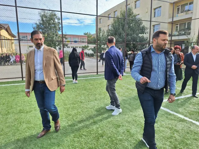 Foto Sală de sport şi teren sintetic moderne, la Liceul „Petre S. Aurelian” Slatina. Emil Moţ a inaugurat investiţiile Primăriei (FOTO)