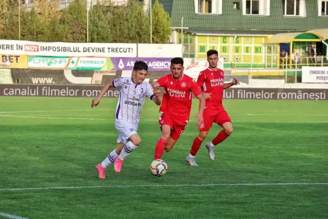 Foto FOTO. CSM Slatina scapă printre degete victoria cu FC Argeş. Oprescu, dezamăgit după pierderea altor puncte în final de joc