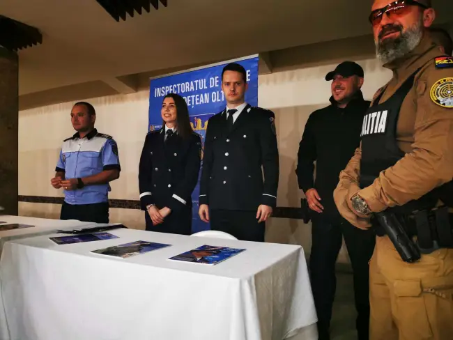 Foto VIDEO&FOTO. Peste 800 de locuri de muncă vacante în Olt. Puţine persoane s-au prezentat la Bursa Locurilor de Muncă pentru Absolvenţi