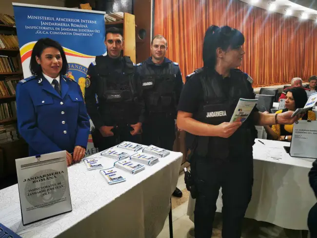 Foto VIDEO&FOTO. Peste 800 de locuri de muncă vacante în Olt. Puţine persoane s-au prezentat la Bursa Locurilor de Muncă pentru Absolvenţi