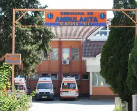 Foto Scaune speciale de transport pentru pacienţii nedeplasabili, în dotarea Ambulanţei Olt