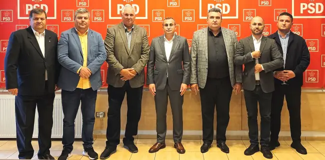 Foto Mai mulţi aleşi PNL Olt, printre care doi primari, au trecut la PSD
