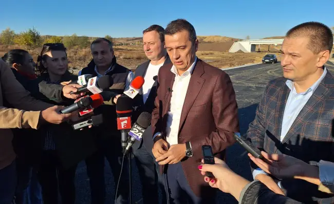 Foto Ministrul Sorin Grindeanu: Tronsonul 3 al DEx Craiova-Piteşti (Valea Mare-Coloneşti), dat în circulaţie luna viitoare. FOTO&VIDEO