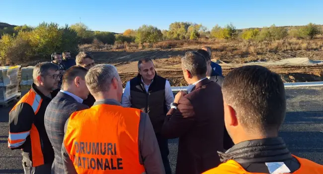 Foto Ministrul Sorin Grindeanu: Tronsonul 3 al DEx Craiova-Piteşti (Valea Mare-Coloneşti), dat în circulaţie luna viitoare. FOTO&VIDEO