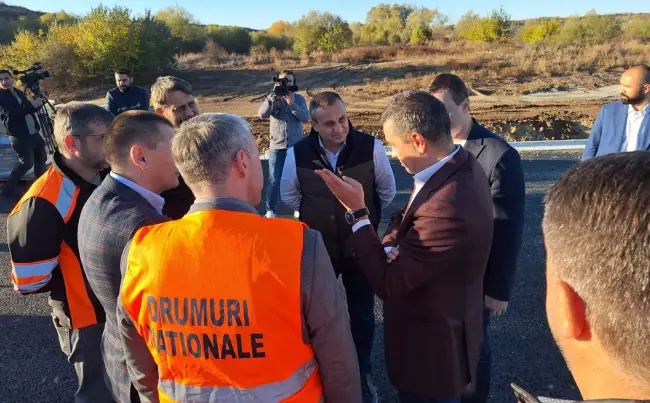 Foto Ministrul Sorin Grindeanu: Tronsonul 3 al DEx Craiova-Piteşti (Valea Mare-Coloneşti), dat în circulaţie luna viitoare. FOTO&VIDEO