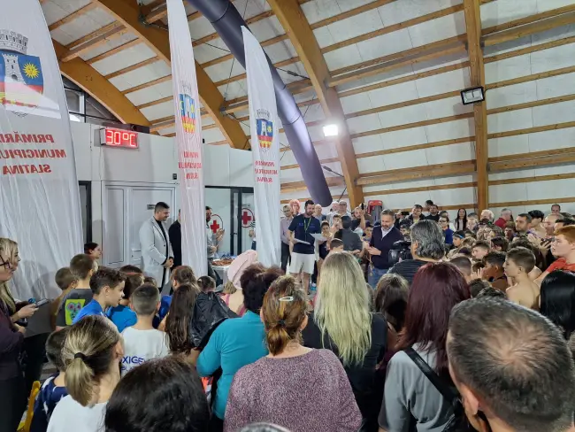 Foto Consilierii PSD Slatina şi-au donat indemnizaţiile pentru ca primăria să poată premia câştigătorii Cupei Slatinei la Înot