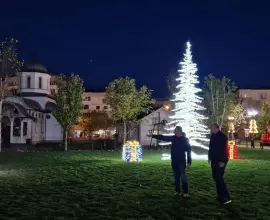 Foto Cine cântă de 1 Decembrie, la Slatina. Concert cu ocazia aprinderii luminiţelor de Crăciun