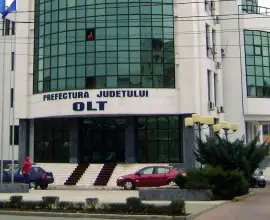 Foto Angajaţii Prefecturii Olt, ţinuţi în frig. Subprefectul reclamă că a răcit la plămâni: „Tu nu ești în stare să ai grijă de o instituție cu o mână de oameni și vrei să ai grijă de un oraș cu 60.000...”