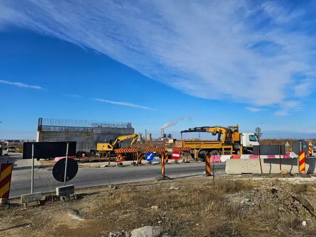 Foto Mobilizare pe Tronsonul 1 al Drumului Expres Craiova-Piteşti  (FOTO)