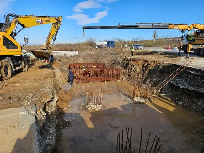 Foto Mobilizare pe Tronsonul 1 al Drumului Expres Craiova-Piteşti  (FOTO)
