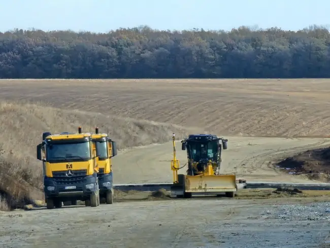 Foto Mobilizare pe Tronsonul 1 al Drumului Expres Craiova-Piteşti  (FOTO)