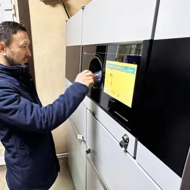 Foto Exemplu de bune practici, în Caracal. Ministrul Mediului, vizită la o afacere de familie, unde s-au montat echipamente automate de colectare a ambalajelor în cele 4 magazine deţinute