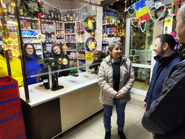 Foto Exemplu de bune practici, în Caracal. Ministrul Mediului, vizită la o afacere de familie, unde s-au montat echipamente automate de colectare a ambalajelor în cele 4 magazine deţinute