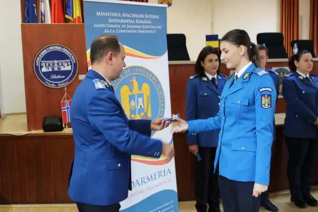 Foto FOTO. 22 de jandarmi olteni avansaţi în grad de Ziua Naţională