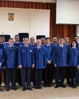 Foto FOTO. 22 de jandarmi olteni avansaţi în grad de Ziua Naţională