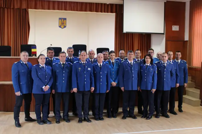 Foto FOTO. 22 de jandarmi olteni avansaţi în grad de Ziua Naţională