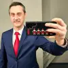 Foto Motivele pentru care referendumul propus de Mario De Mezzo e doar un pretext de a bate la uşile slătinenilor. Campanie bazată pe idei brevetate de Darius Vâlcov