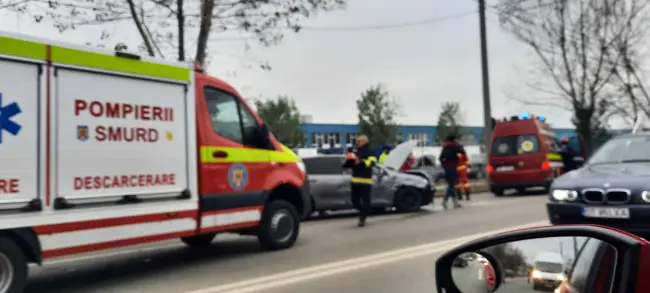 Foto Accident în Slatina. Patru autoturisme implicate