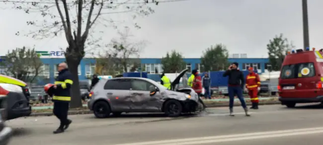 Foto Accident în Slatina. Patru autoturisme implicate