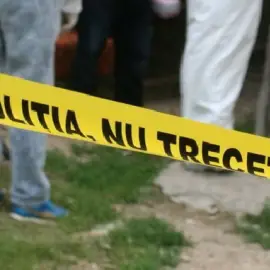 Foto Crimă la Slătioara. Polițiștii fac cercetări