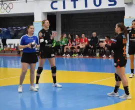 Foto FOTO. Tenismena Andreea Jifcu a dat lovitura de începere a meciului dintre HC Zalău şi CSM Slatina