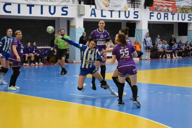 Foto FOTO. CSM Slatina - Békéscsabai Előre, scor 33-37, în a doua zi a turneului din sala LPS