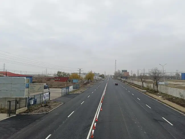 Foto Două benzi pe sens, pe strada Piteşti de la ieşirea din Slatina spre Valea Mare. Investiţia Primăriei, finalizată cu succes (FOTO)