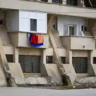Foto Stadionul din Scorniceşti a devenit depozit de lemne și de murături (VIDEO)