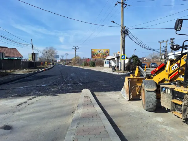 Foto Emil Moţ: Se lucrează pe strada Oituz şi probabil că, undeva la toamnă, se va finaliza (FOTO)