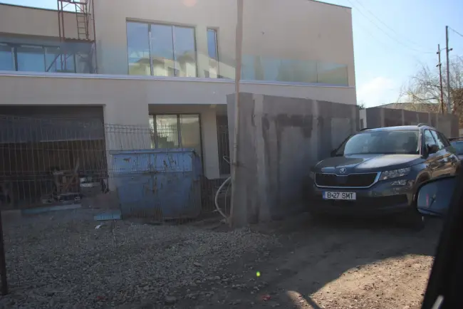 Foto Cum răsare pe malul lacului Pantelimon palatul construit de Gigel Sorinel Ştirbu pentru fiul său. FOTO&VIDEO de ultimă oră