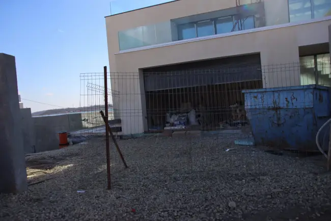 Foto Cum răsare pe malul lacului Pantelimon palatul construit de Gigel Sorinel Ştirbu pentru fiul său. FOTO&VIDEO de ultimă oră
