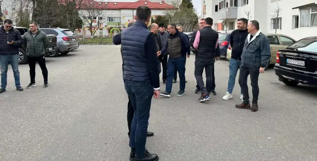 Foto Primarul Emil Moţ şi preşedintele CJ Marius Oprescu au verificat stadiul lucrărilor la cel mai nou parc din Slatina (FOTO)