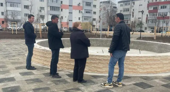 Foto Inaugurarea parcului de la fostul Ştrand Progresul, tot mai aproape. Primarul Emil Moţ, o nouă vizită pe şantier (FOTO)