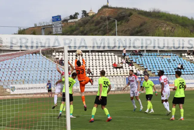 Foto CSM Slatina a remizat, scor 1-1, cu CS Tunari. Denis Dragu a adus egalarea în prelungire confruntării