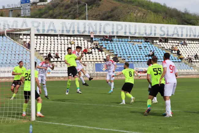 Foto CSM Slatina a remizat, scor 1-1, cu CS Tunari. Denis Dragu a adus egalarea în prelungire confruntării