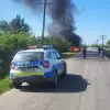 Imagine Un autoturism a ars complet, în localitatea Topana