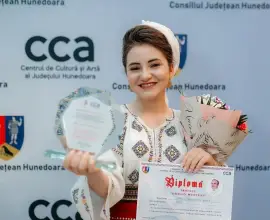 Foto Vasia Oprea din Balş, câştigătoarea Marelui Premiu la Festivalul „Drăgan Munteanu” de la Deva