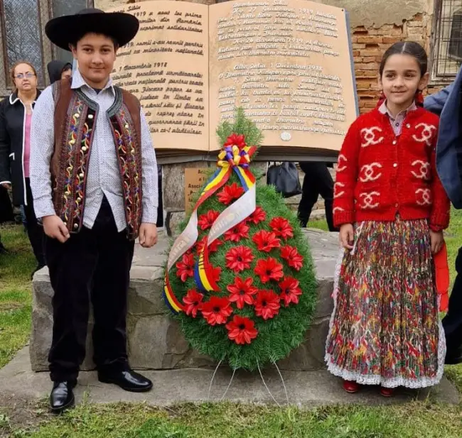 Foto O elevă din Drăgăneşti-Olt, pe podium la Concursul Naţional „Istoria și tradițiile rromilor” (FOTO)