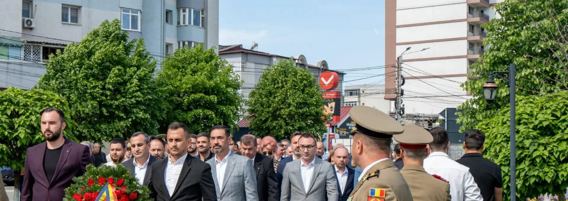 Foto Autorităţile locale şi judeţene au marcat Ziua Veteranilor de Război, la Slatina